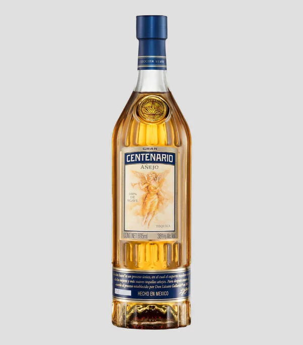 Botella de Tequila Añejo, 695 ml