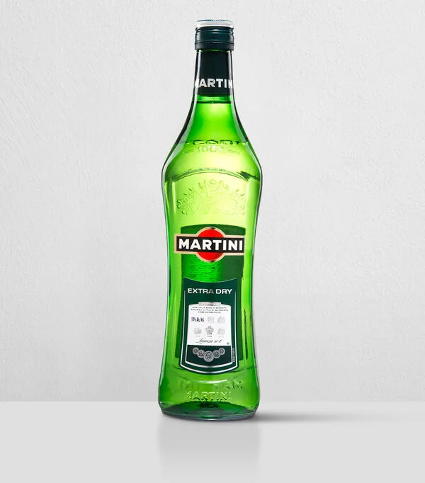 Botella de Vino fortificado vermut ensamble Extra Dry Toring, Italia, 750 ml