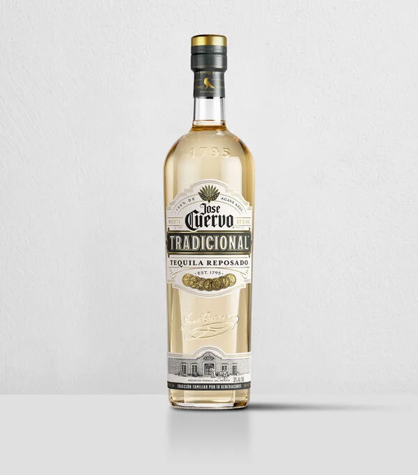 Botella de Tequila José Cuervo Tradicional, 950 ml