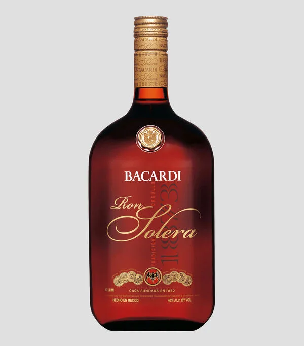 Botella de Ron Bacardí Solera, 750 ml