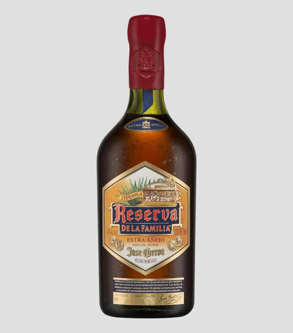 Botella de Tequila Extra Añejo José Cuervo Reserva de la Familia, 750 ml