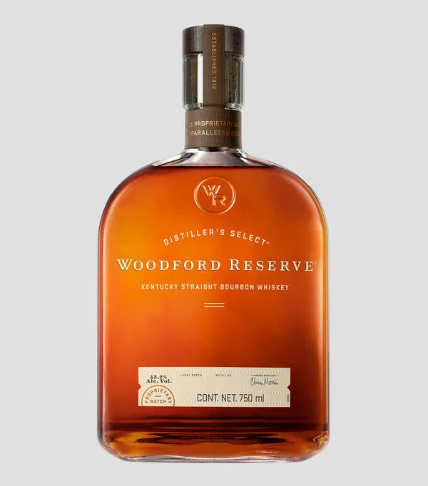 Botella de Whiskey Woodford Reserve Straight Bourbon, 750 ml