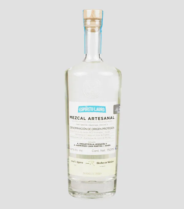 Botella de Mezcal Artesanal Joven, 750 ml