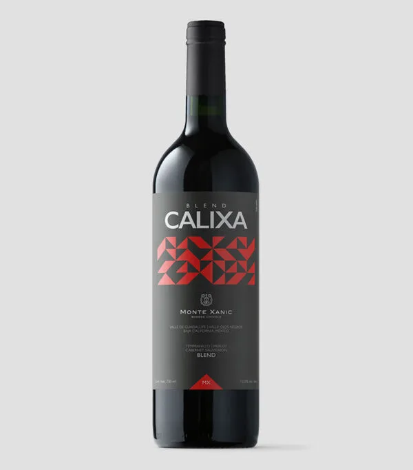 Botella de Vino Tinto Tempranillo-Merlot-Caberbet Sauvignon Calixa, México, 750 ml
