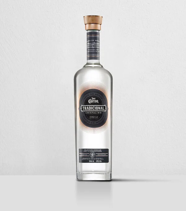 Botella de Tequila Tradicional Cristalino, 750 ml