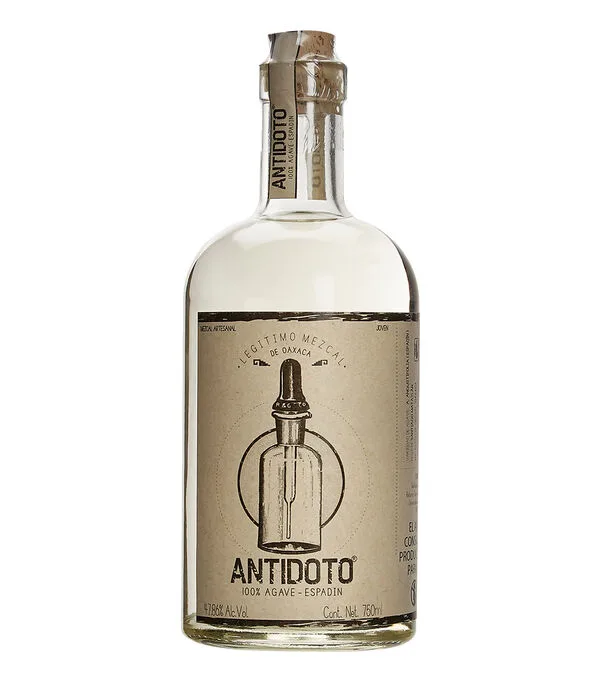 Botella de Mezcal artesanal espadín Antidoto, 750 ml