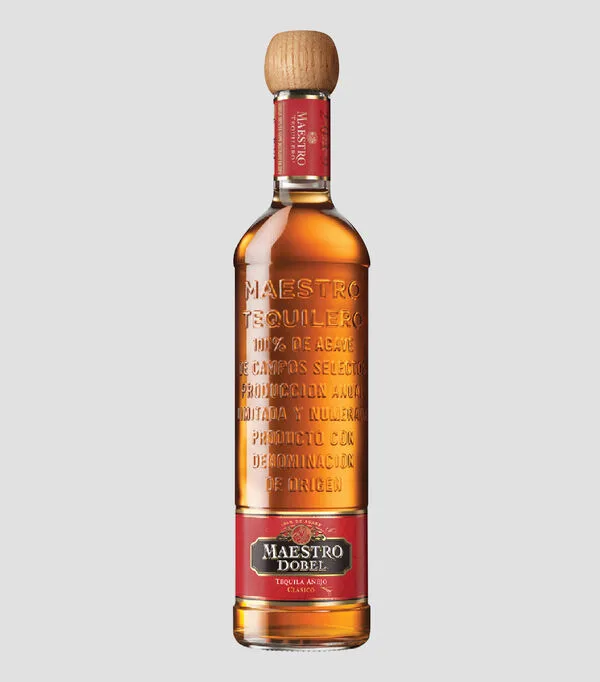 Botella de Tequila Añejo, 700 ml