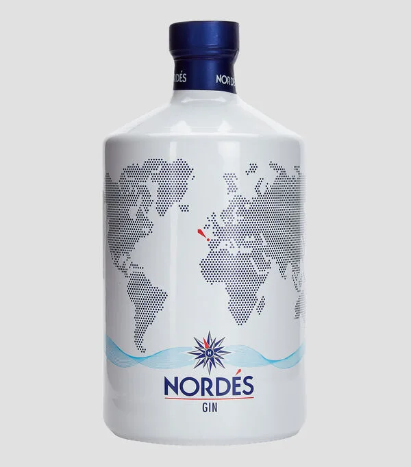 Botella de Ginebra Nordes, 750 ml