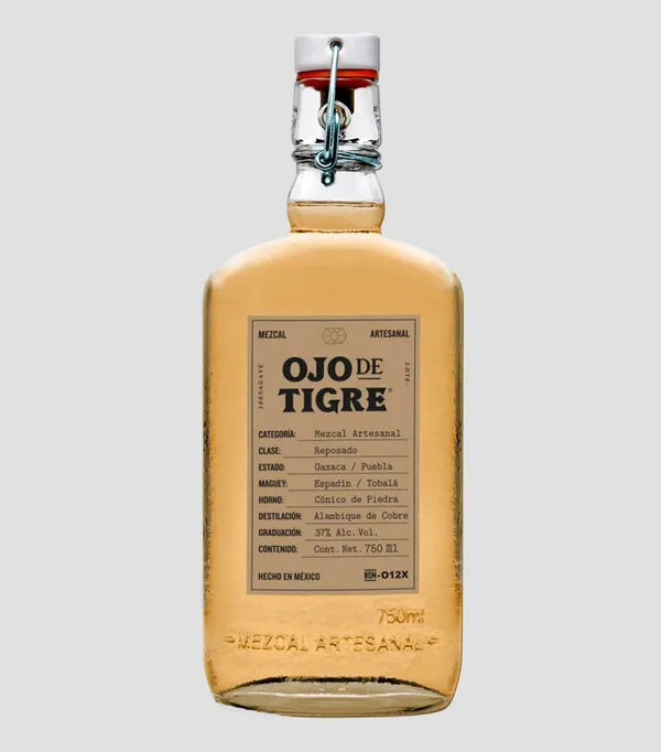Botella de Mezcal Reposado, 750 ml