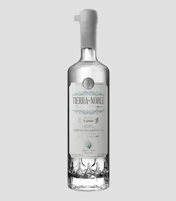 Botella de Tequila Cristalino Reposado Tierra Noble, 750 ml