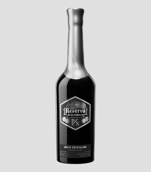 Botella de Tequila añejo cristalino Reserva de la Familia Cristalino Orgánico, 700 ml