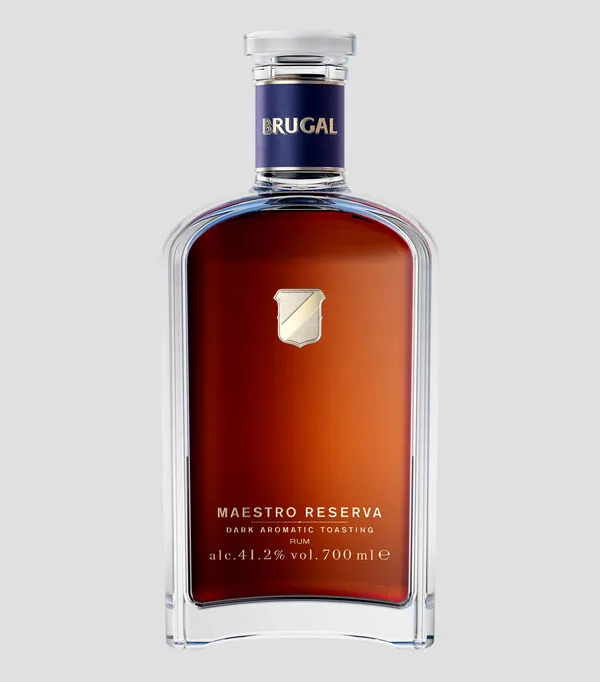 Botella de Ron Maestro Reserva, 700 ml