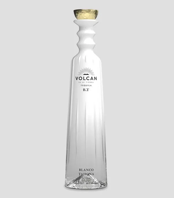 Botella de Tequila blanco Volcan de mi tierra Tahona, 750 ml