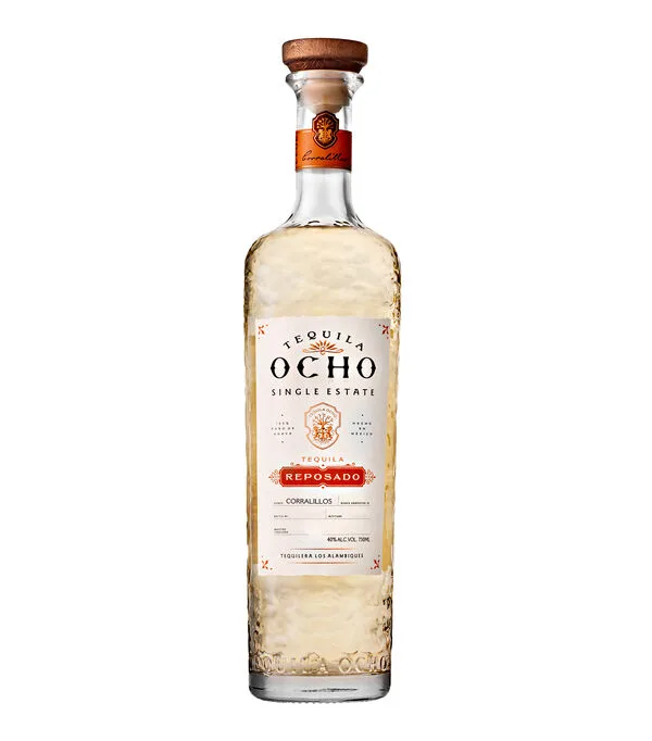 Botella de TEQUILA OCHO REPOSADO 750 ML
