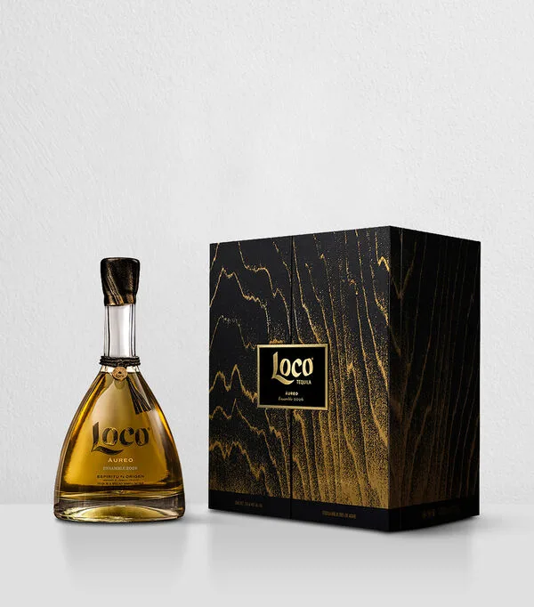Botella de Tequila añejo Loco Áureo, 750 ml
