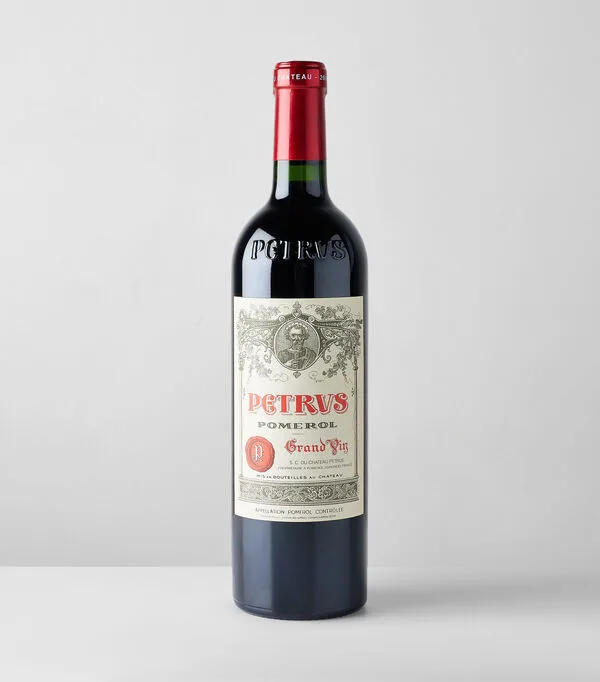 Botella de Vino tinto ensamble Pétrus Pomerol, Francia, 750 ml