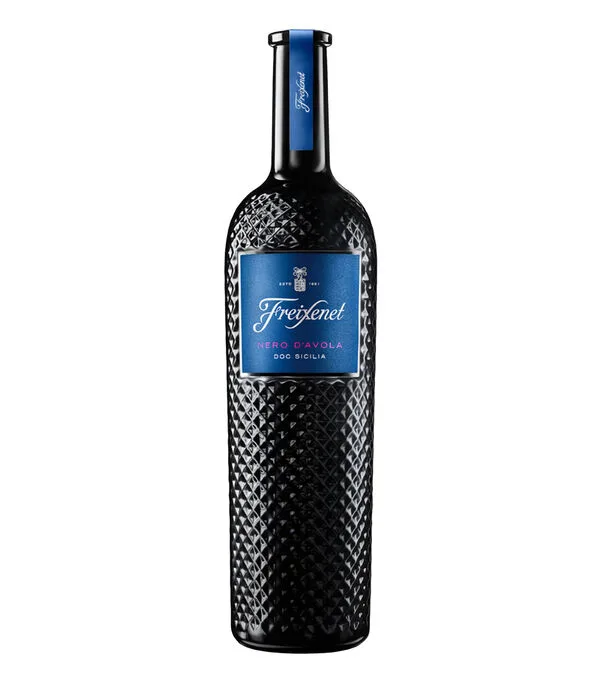 Botella de Vino Tinto Nero dAvola, Italia, 750 ml