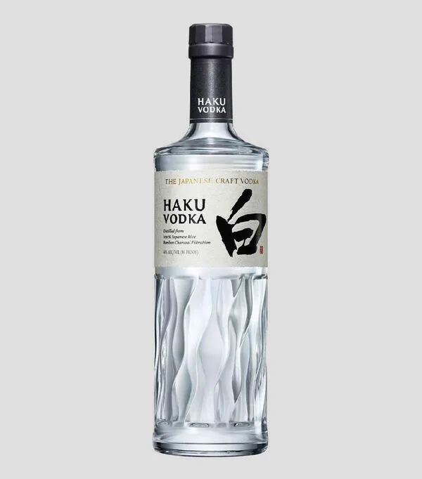 Botella de Vodka Haku, 700 ml