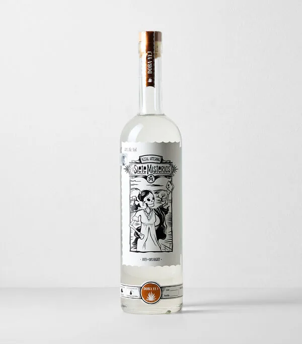 Botella de Mezcal artesanal Los Siete Misterios Doba Yej, 750 ml