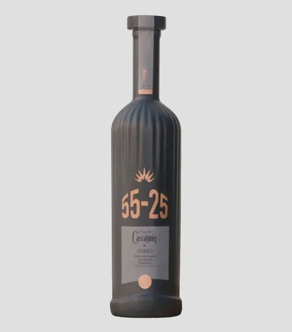 Botella de Tequila añejo 55-25, 750 ml
