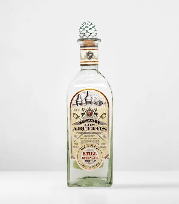 Botella de Tequila Blanco Los Abuelos Blanco Still Strength, 750 ml