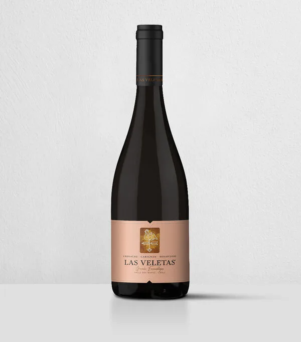 Botella de Vino Tinto Garnacha Carignan Mourvèdre Grandes Ensamblajes, Chile, 750 ml