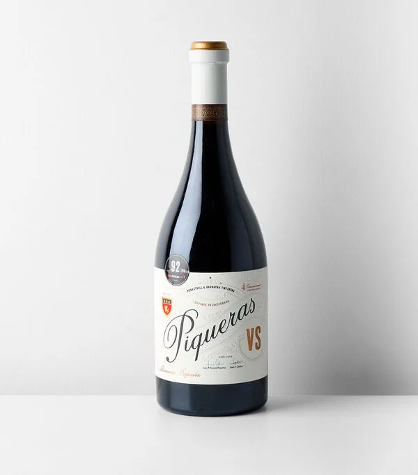 Botella de Vino tinto ensamble Piqueras Vs, España, 750 ml