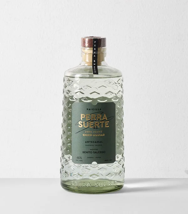 Botella de Raicilla Perra Suerte, 700 ml