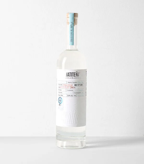 Botella de Tequila Blanco Amatiteña, 750 ml