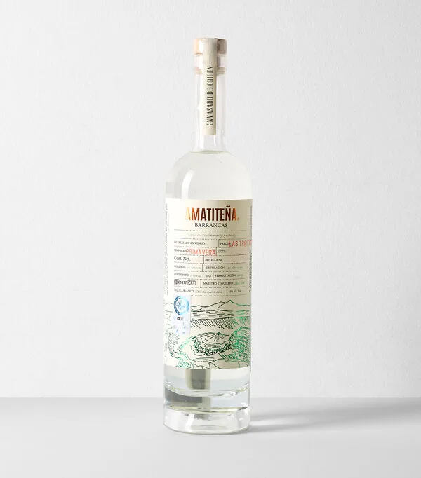 Botella de Tequila Blanco Amatiteña Barranca, 700 ml