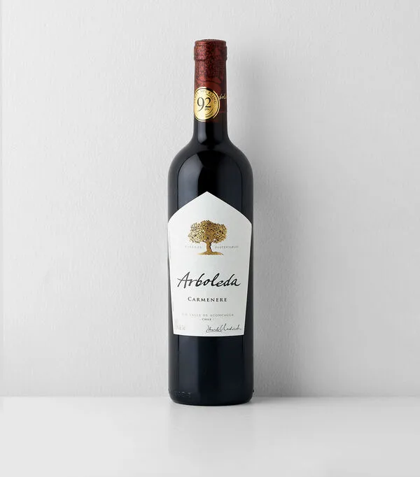 Botella de Vino tinto Carmenere Arboleda, Chile, 750 ml