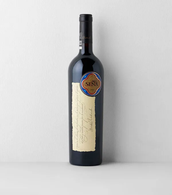 Botella de Vino tinto ensamble Seña Blend, Chile, 750 ml