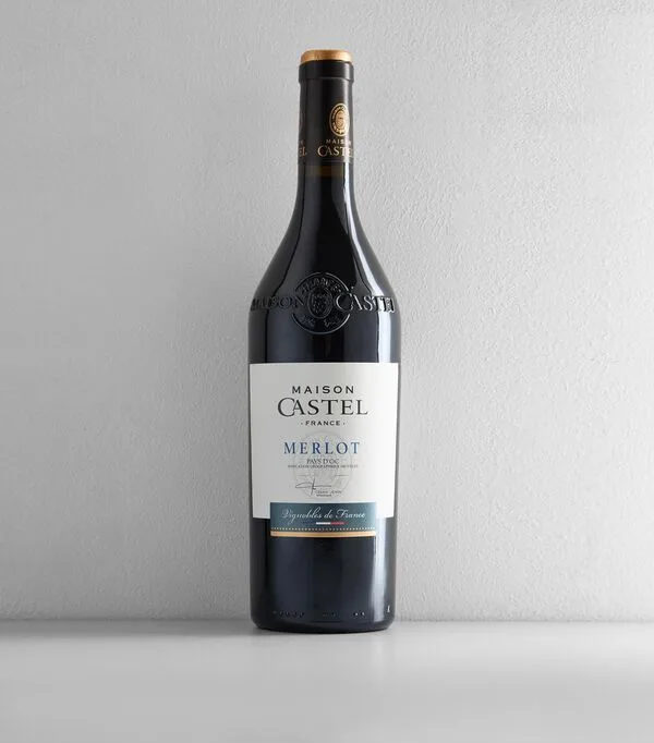 Botella de Vino Tinto Merlot, 750 ml